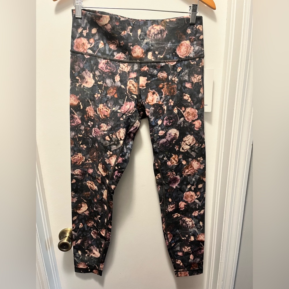 Never worn LuLuLemon size 12 Wunder Under HR Tight *F